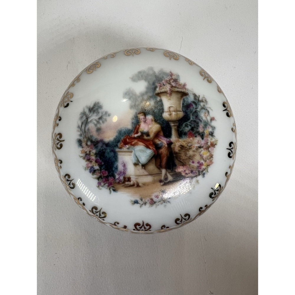 Vintage DC LIMOGES FRANCE Fragonard Porcelain Jewelry/Trinket Box